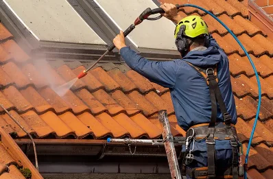 Démoussage et hydrofuge de toiture à Bavent